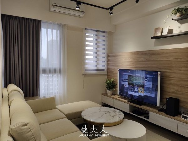 客廳有兩扇窗戶,窗簾該如何搭配?善用不同窗簾造型打造簡約清新宅 2 客廳有大小窗 窗簾如何搭配?