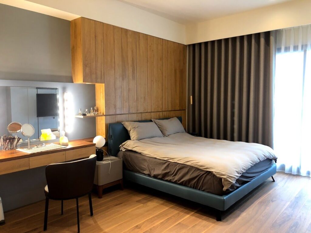 遮光窗簾 | 遮光窗簾怎麼選?挑選秘訣一次搞懂 12 臥室遮光蛇行布簾