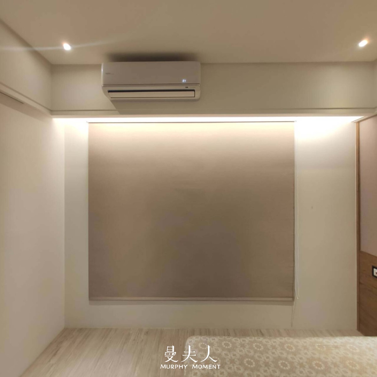 亞麻紋材質和大地色系的遮光捲簾