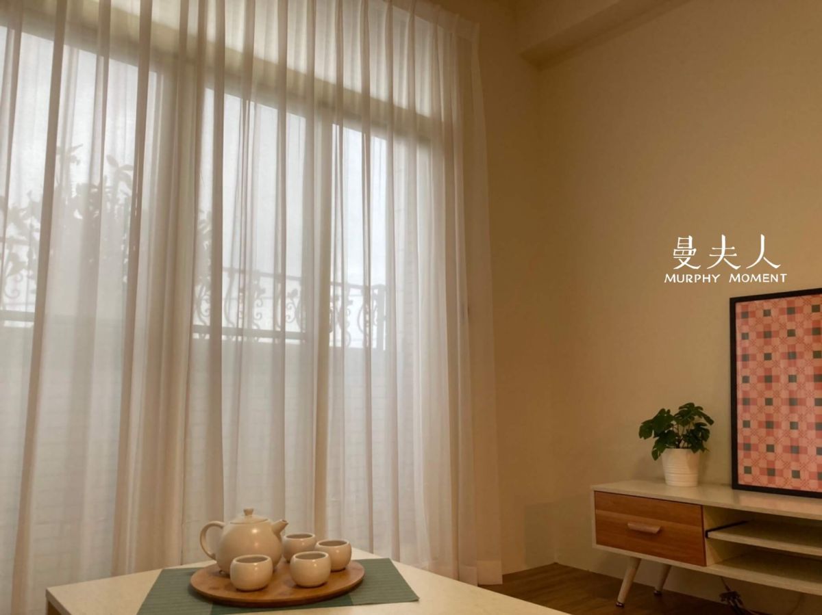 12星座窗簾選配攻略:最講求CP值的金牛座,窗簾怎麼選最百搭? 4 小坪數客廳窗簾安裝推薦