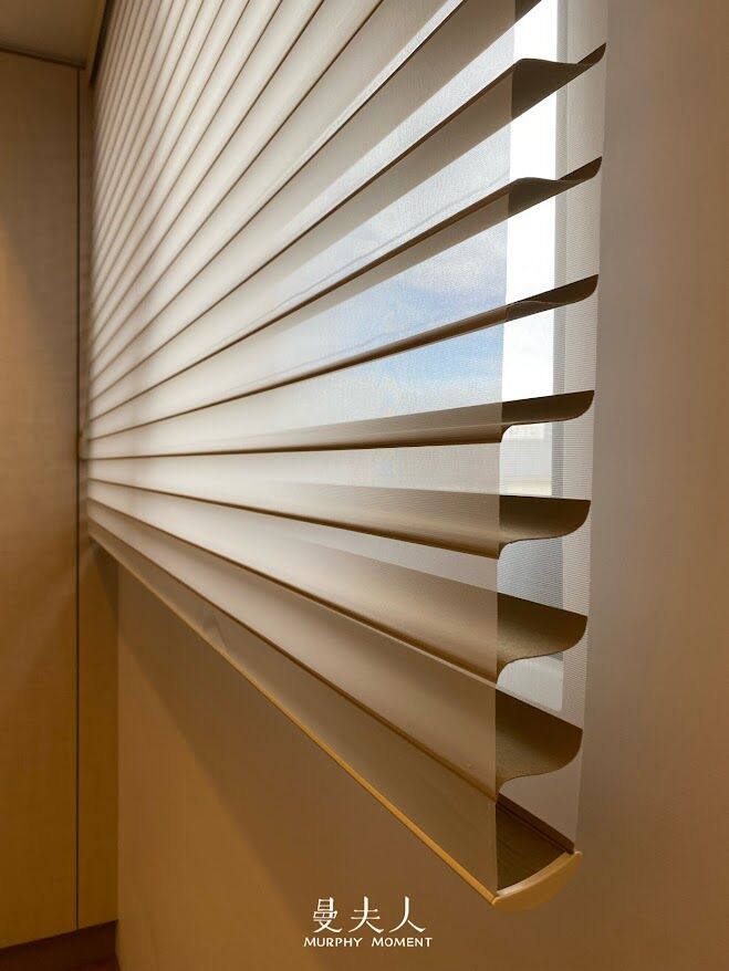 窗紗/紗簾 風格營造的利器 打造夢幻柔美的家 11 橫式柔紗簾 布織與紗織層交錯排列 側面有S型的立體曲線