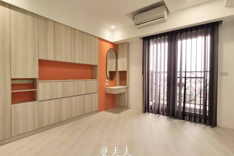 主臥窗簾 直立柔紗簾